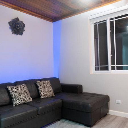 Soak'D Pineapple Villa Berrydale Extérieur photo