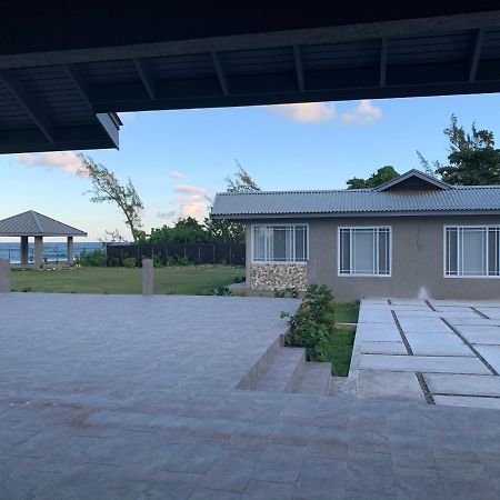 Soak'D Pineapple Villa Berrydale Extérieur photo