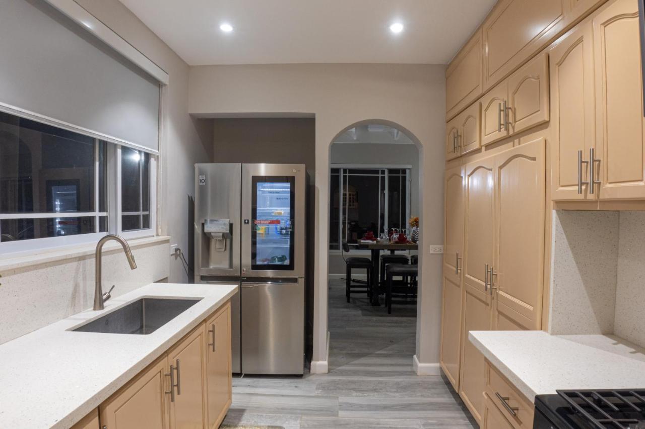 Soak'D Pineapple Villa Berrydale Extérieur photo