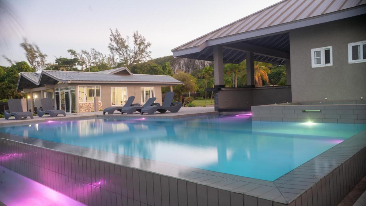 Soak'D Pineapple Villa Berrydale Extérieur photo