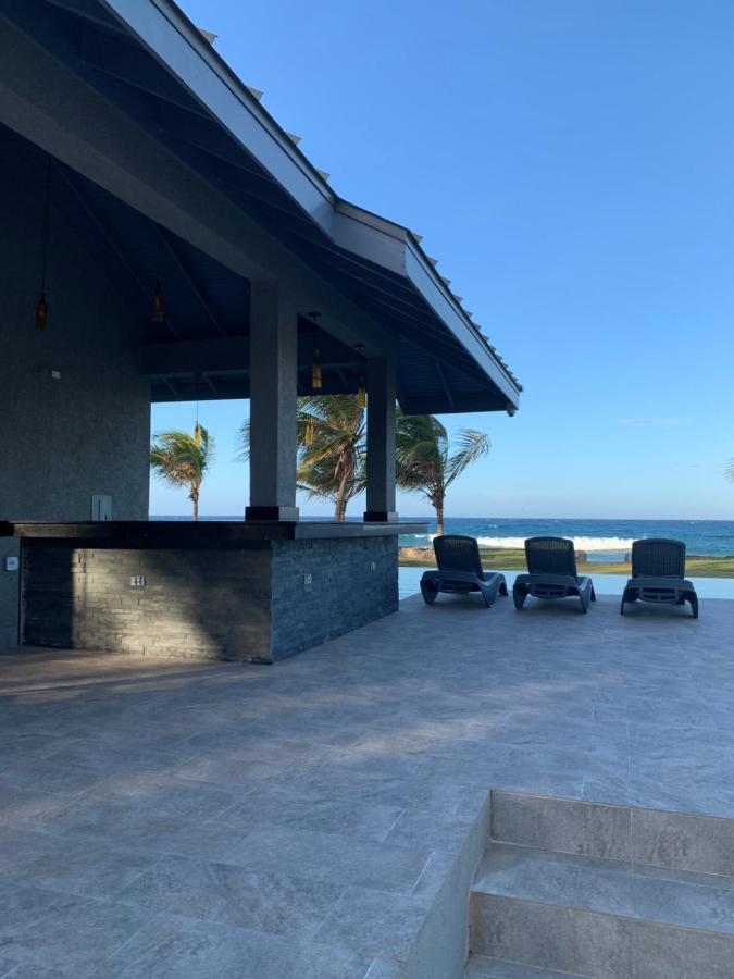Soak'D Pineapple Villa Berrydale Extérieur photo